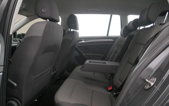 Volkswagen Golf cena 59899 przebieg: 40875, rok produkcji 2019 z Warszawa małe 137